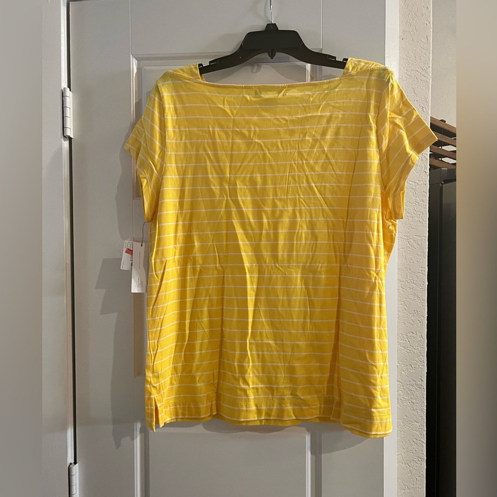 Yellow top with white stripes.